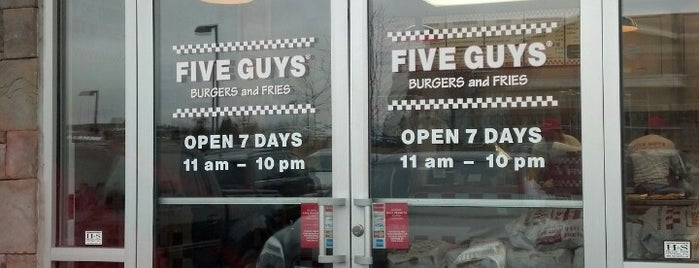 Five Guys is one of TJさんのお気に入りスポット.