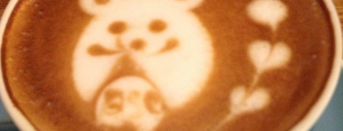 BOOKSHELF CAFE is one of 東京ココに行く！２.