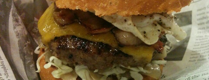 Bullys Burger is one of Lugares guardados de Eva.