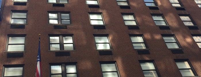 TRYP New York Times Square is one of Lizzie'nin Beğendiği Mekanlar.