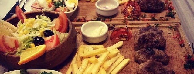 Karadut Patisserie & Cafe is one of Tatlı Olayı.