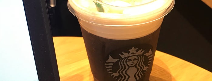 Starbucks is one of Mattさんのお気に入りスポット.