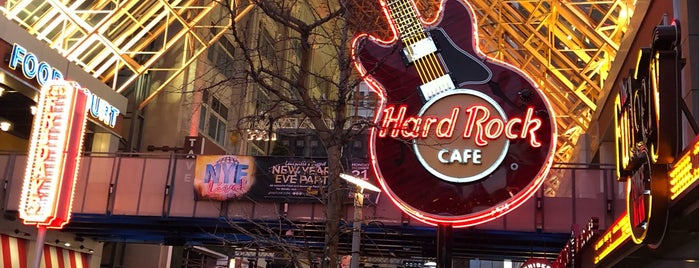 TGI Fridays is one of Where to Eat: Fourth Street Live! Corridor.