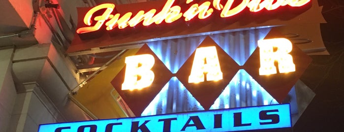 Funk'n Dive Bar is one of สถานที่ที่ David ถูกใจ.
