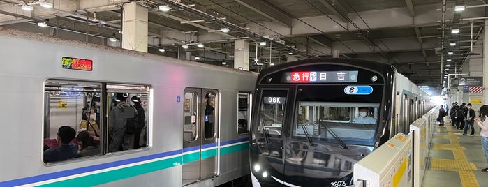 Tokyu Platforms 1-2 is one of 武蔵小杉駅.