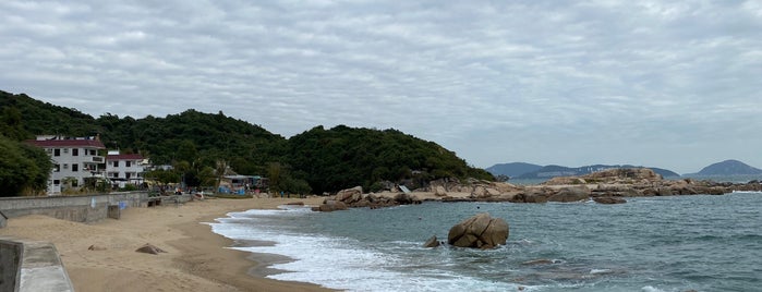 Shek Pai Wan Loading and Unloading Pier 石排灣貨物起卸碼頭 is one of Beaches 🇭🇰.