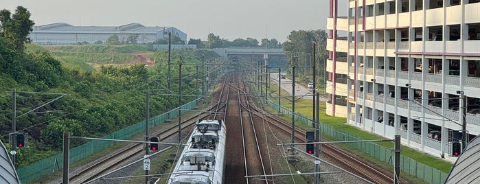 ERL KLIA Transit Salak Tinggi Station is one of Malaysia.
