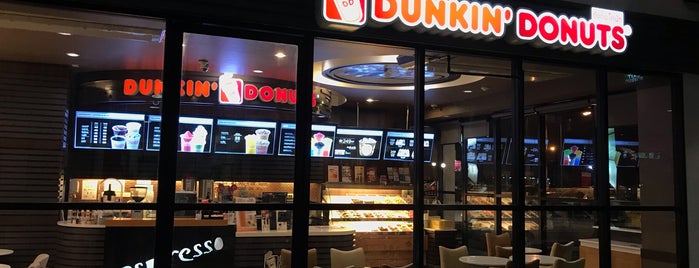 Dunkin' is one of Jeffreyさんのお気に入りスポット.