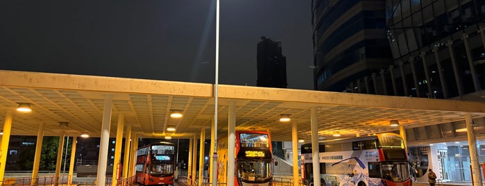 Mong Kok East Station Bus Terminus is one of 香港 巴士 1.