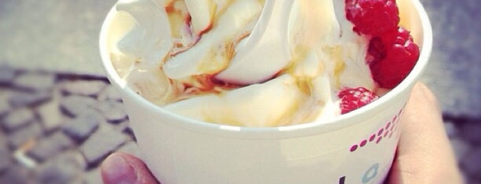 Good Q Frozen Yogurt & Cafe is one of Fro Yo.