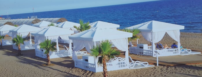 Silence Beach Resort is one of Lugares favoritos de Baturay.
