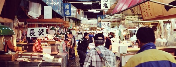 Tsukiji Market is one of Tokyo Tips & Epic Picks.