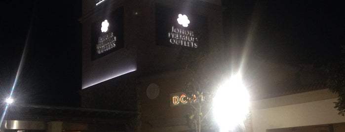 Johor Premium Outlets is one of สถานที่ที่ Dinos ถูกใจ.