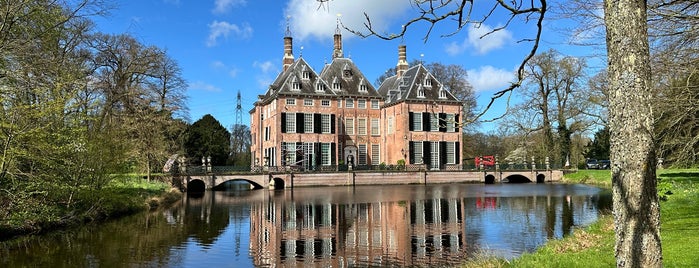 Kasteel Duivenvoorde is one of Kastelen & Landgoederen.