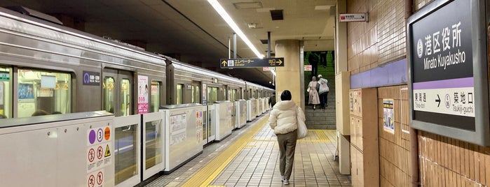 Minato Kuyakusho Station (E05) is one of 名古屋市営地下鉄.