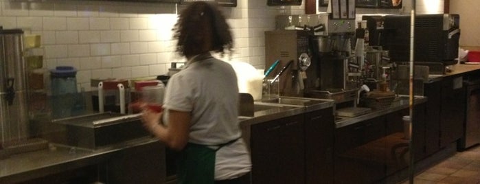 Starbucks is one of Orte, die Jennifer gefallen.