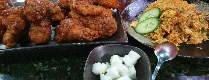 Bonchon Korean Fried Chicken is one of crash course: joyce visits.