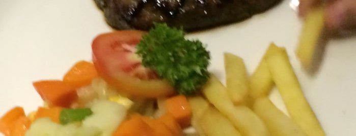 Steak Corner's is one of Chery San'ın Beğendiği Mekanlar.