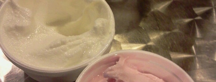 Paradise Yogurt is one of Locais curtidos por Moo.