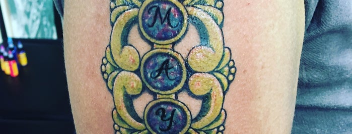 Adams Avenue Tattoo is one of Lugares favoritos de Janine.