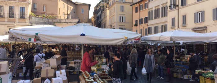 Campo de' Fiori is one of Roma.