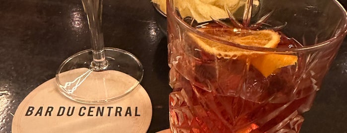 Bar du Central is one of Paris casual drinks.