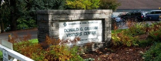 Graham Visitor Center is one of สถานที่ที่ John ถูกใจ.