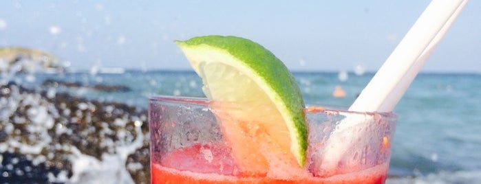 Cutty Sark Beach Bar is one of Lugares favoritos de Maxim.