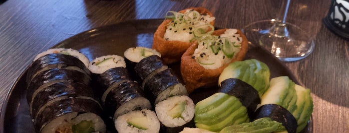 letz sushi is one of Locais curtidos por Murat.