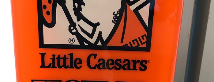 Little Caesars Pizza is one of สถานที่ที่ Sonya ถูกใจ.