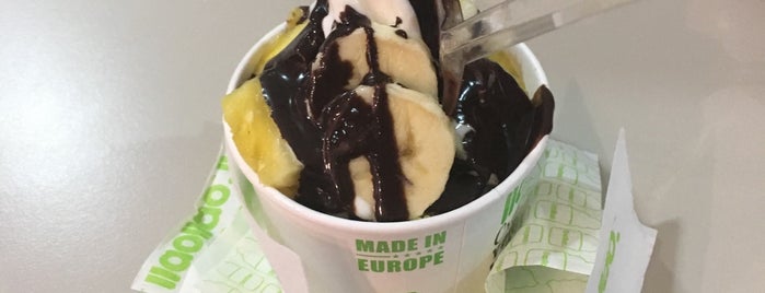 llaollao. is one of Byronさんのお気に入りスポット.
