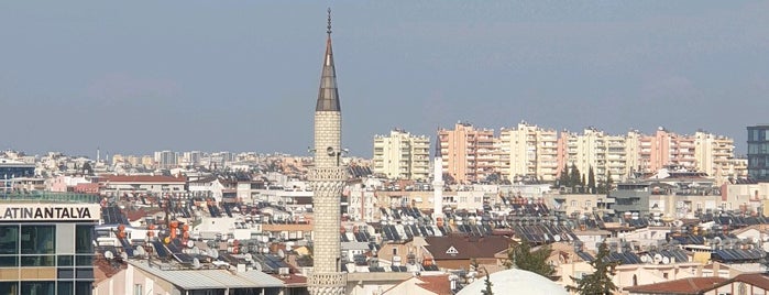 Antalya is one of Lieux qui ont plu à FATOŞ.
