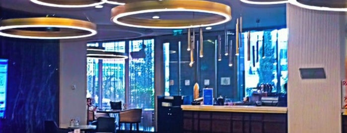 Hilton İstanbul Kozyatağı Lobby is one of Tempat yang Disukai FATOŞ.