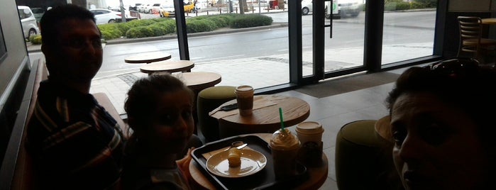 Starbucks is one of Lugares favoritos de FATOŞ.