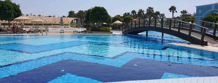 Adult Pool is one of Orte, die FATOŞ gefallen.
