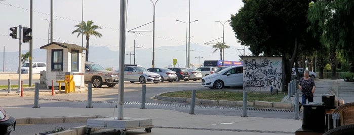 Vali Konağı Sahili is one of Tempat yang Disukai FATOŞ.