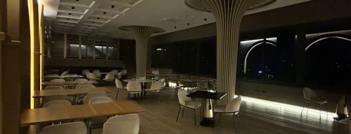 Roof Lounge Bar is one of İzmir'de yeme içme sanatı.