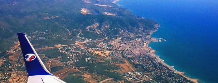 Terminal 2B is one of Lugares favoritos de Vova.