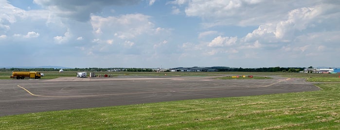 Gloucestershire Airport (EGBJ) is one of Horsham.