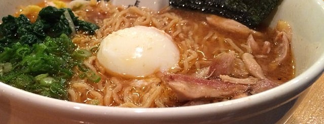 Momofuku Noodle Bar is one of When Frenchies Visit New York.