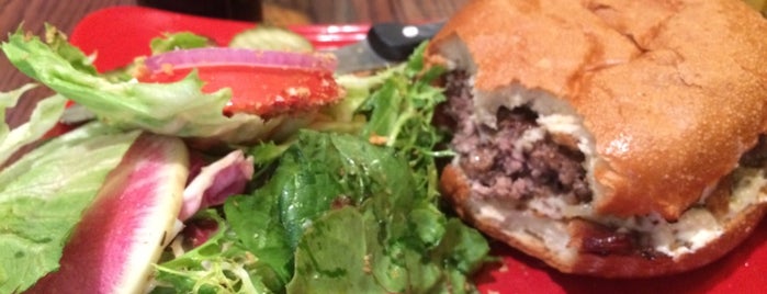 Napa Valley Burger is one of Lieux qui ont plu à Sir Chandler.