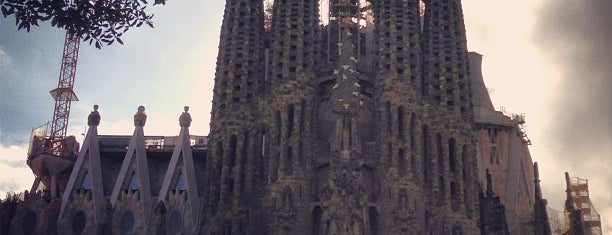 Plaça de Gaudí is one of Barcelona - Visitar.