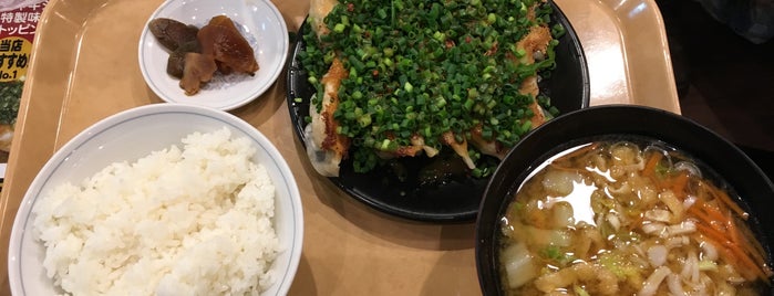 味噌と餃子の店 青源 is one of Masahiro : понравившиеся места.