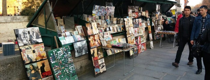 Les Bouquinistes is one of To-Do in Paris.