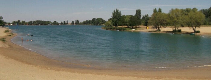 Palatinus-tó is one of Tavak, egyéb szabadvizi fürdőhelyek.