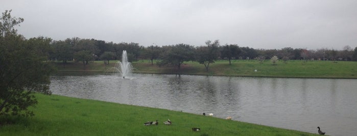 Wortham Disc Golf Park is one of สถานที่ที่บันทึกไว้ของ Kimberly.