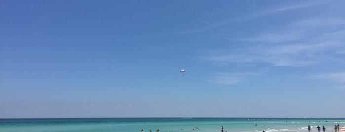 Miami Beach is one of Özdemir'in Beğendiği Mekanlar.