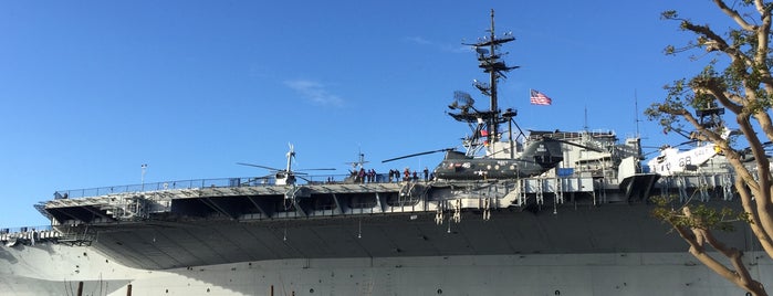 USS Midway Flight Deck is one of Lugares favoritos de Özdemir.