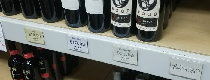 J's Wine & Spirits is one of Leoさんのお気に入りスポット.