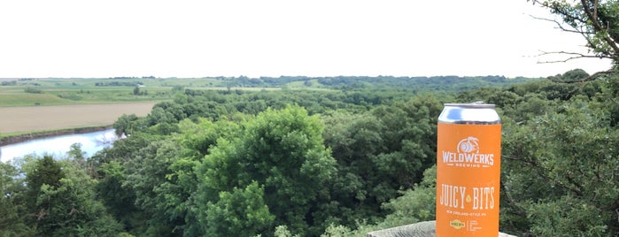 Good Earth State Park at Blood Run is one of Sioux Falls.